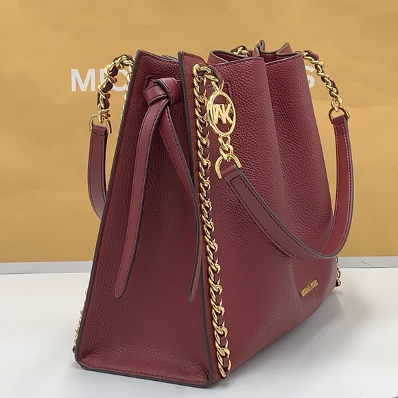 MICHAEL KORS
MINA LARGE BELTED CHAIN SHOULDER BAG DARK CHERRY COLOR - Picture 12 of 16